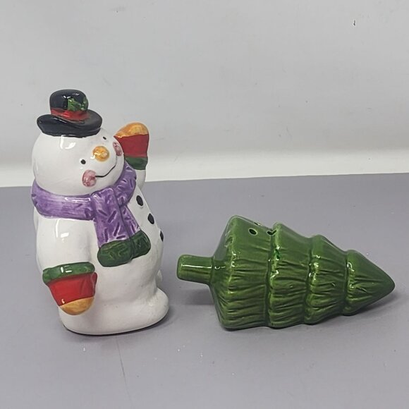Vintage Enesco Snowman & Christmas Tree‎ Ceramic Salt & Pepper Shakers - Picture 4 of 10